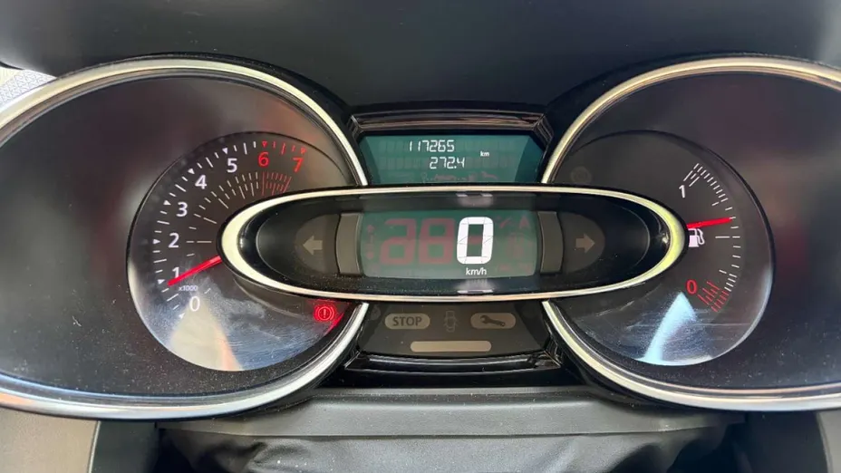 RENAULT Clio -
