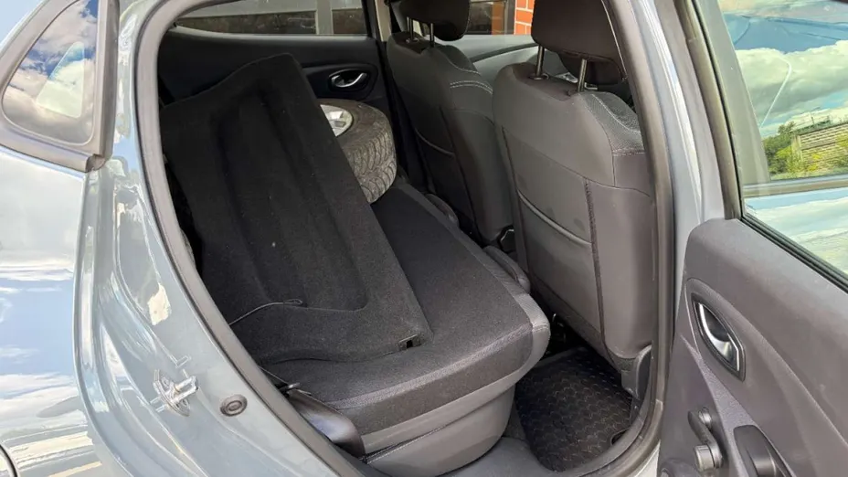 RENAULT Clio -
