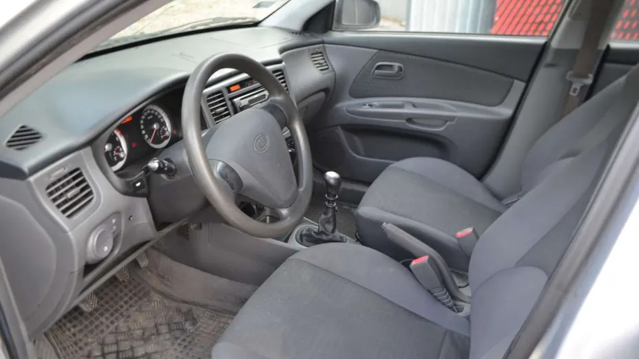 KIA Rio -
