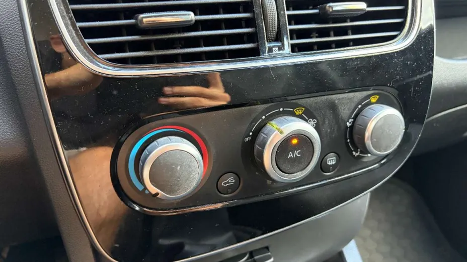 RENAULT Clio -