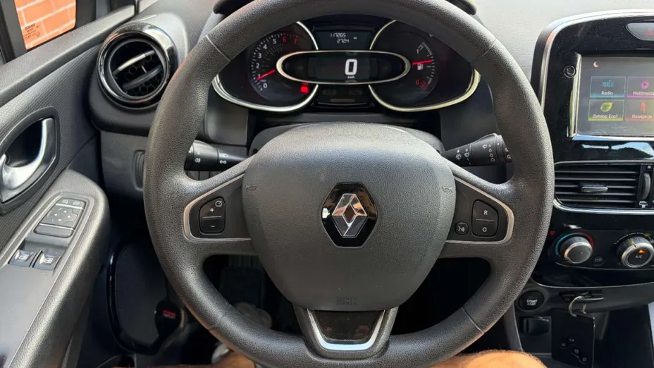RENAULT Clio -