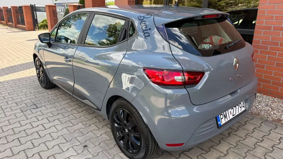 RENAULT Clio -