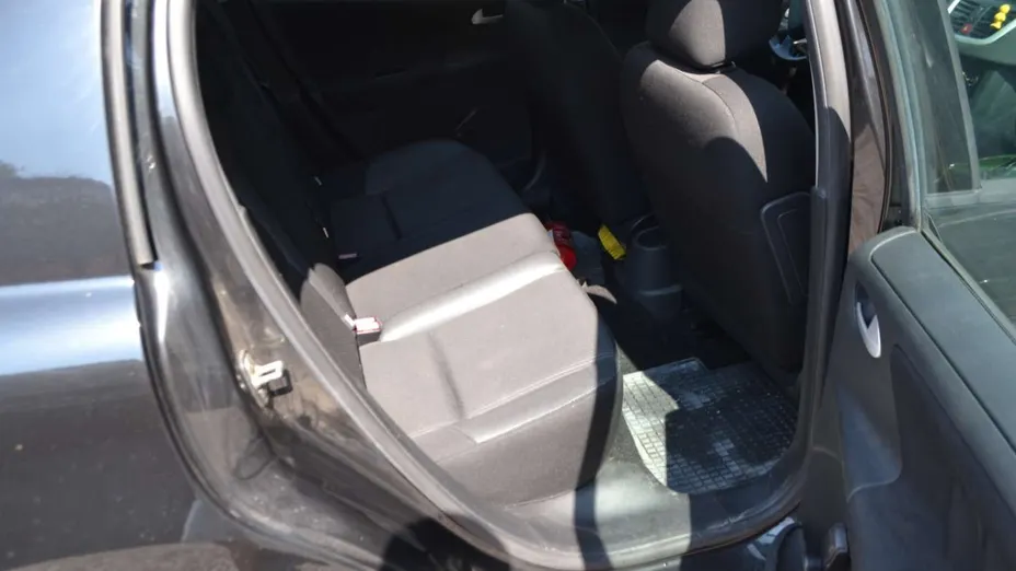 PEUGEOT 207 -