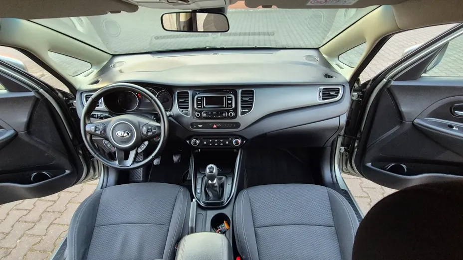 KIA Carens -
