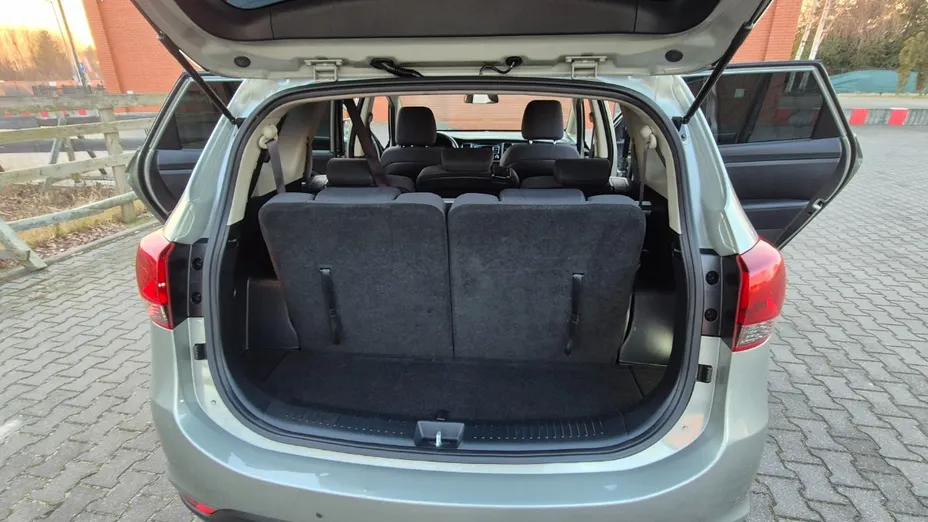 KIA Carens -