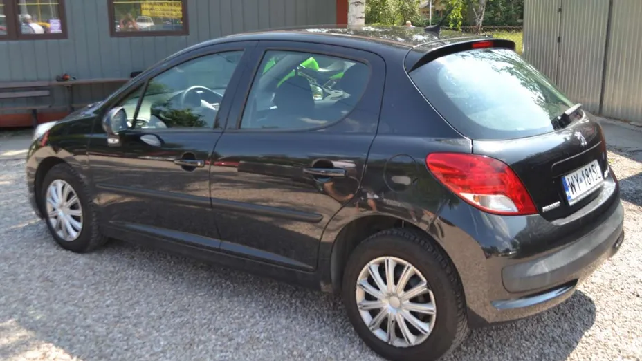 PEUGEOT 207 -