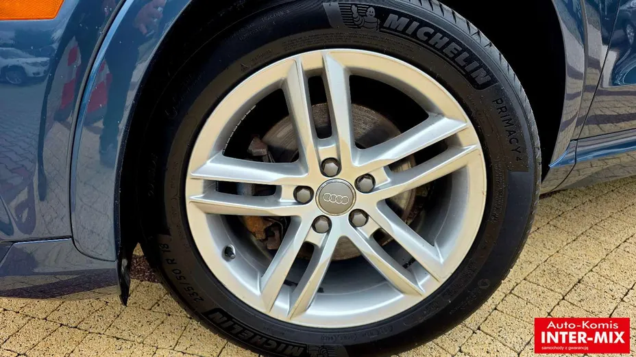 AUDI Q3 -