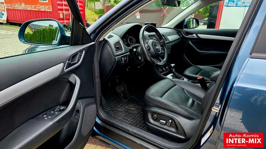 AUDI Q3 -