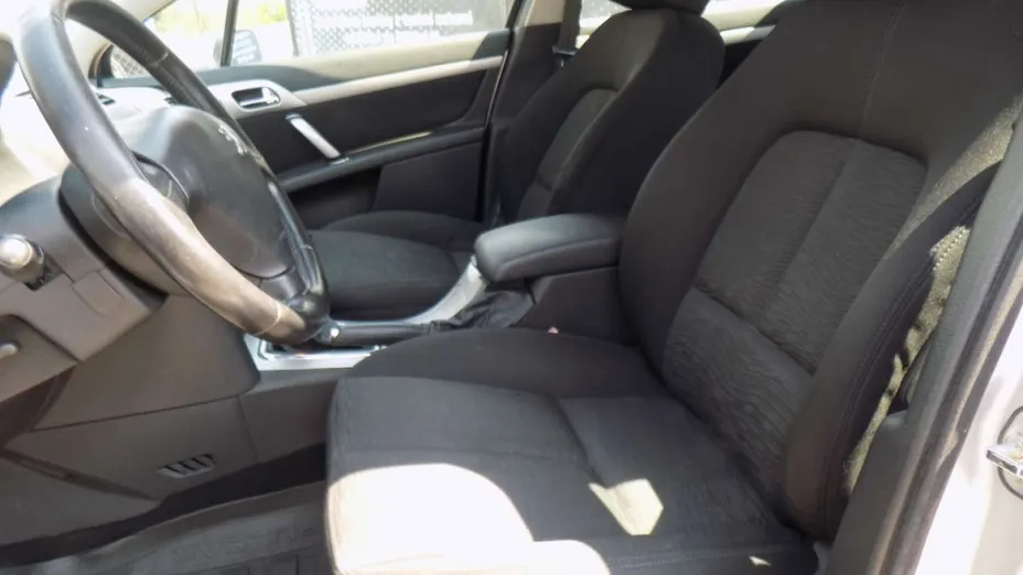 PEUGEOT 407 -