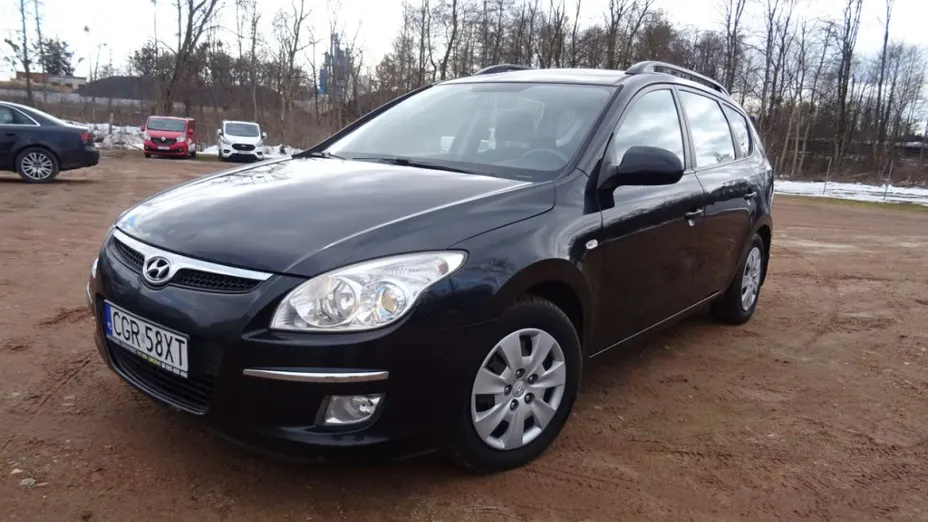 HYUNDAI i30 -