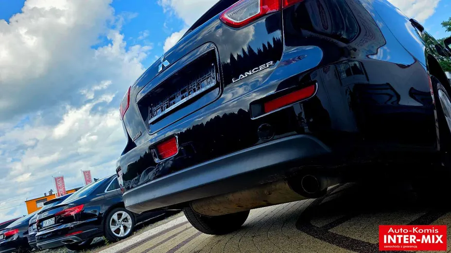 MITSUBISHI Lancer -
