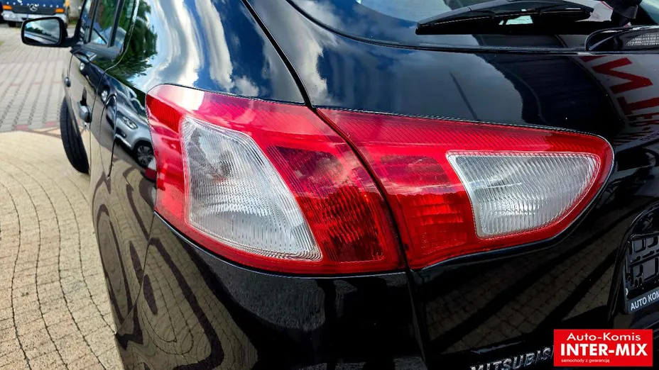MITSUBISHI Lancer -