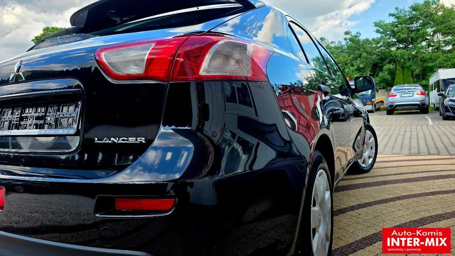 MITSUBISHI Lancer -