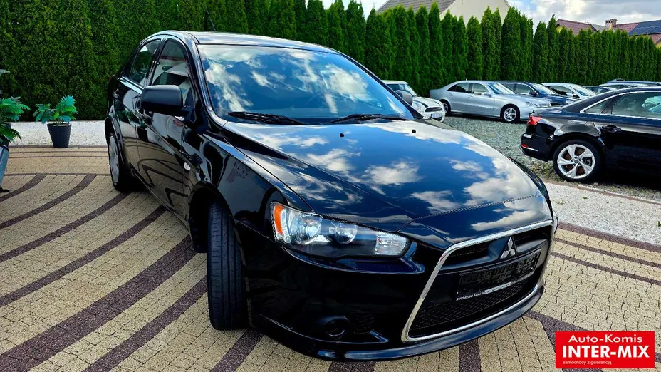 MITSUBISHI Lancer -