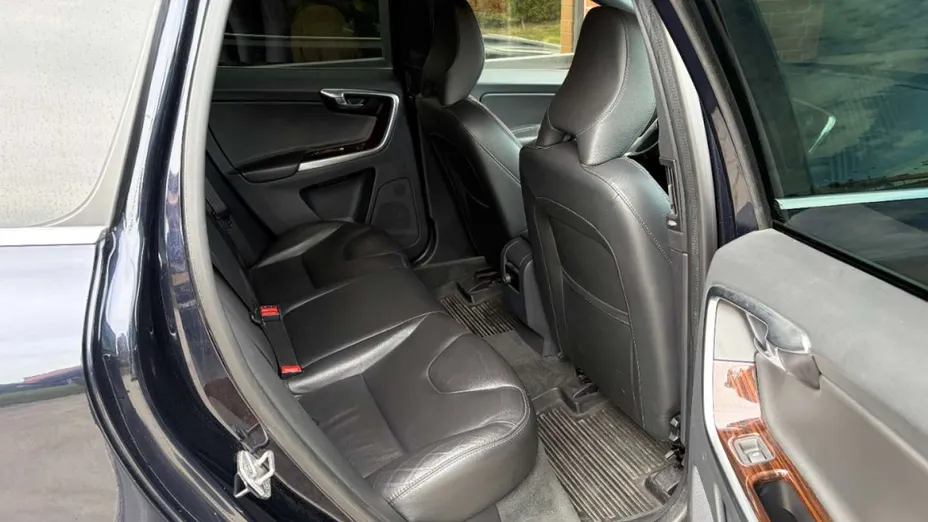 VOLVO XC60 -
