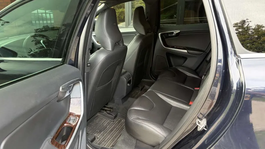 VOLVO XC60 -