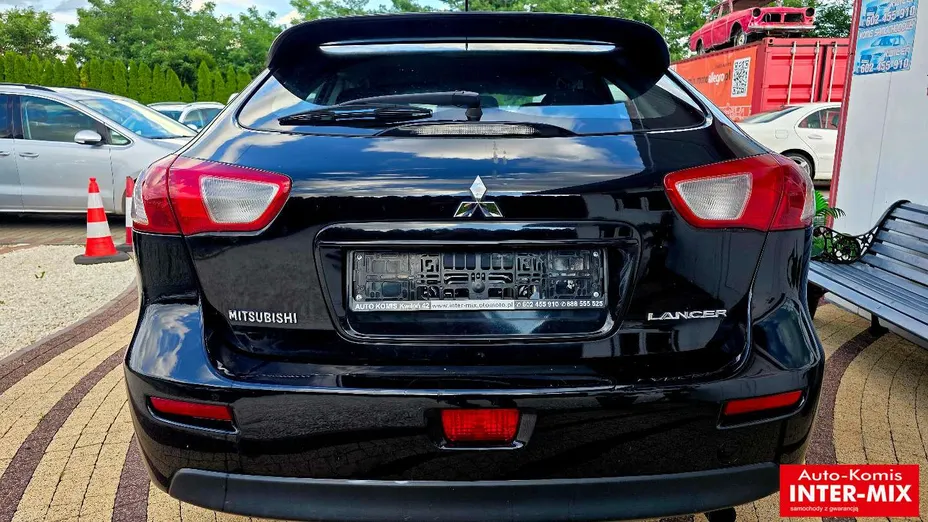 MITSUBISHI Lancer -