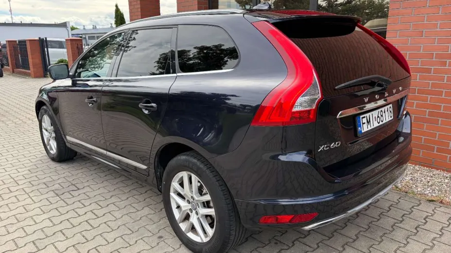 VOLVO XC60 -