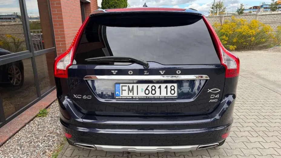 VOLVO XC60 -