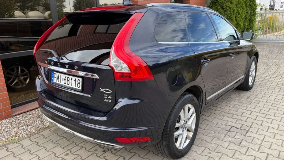 VOLVO XC60 -