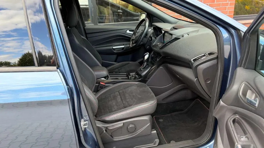 FORD Kuga -
