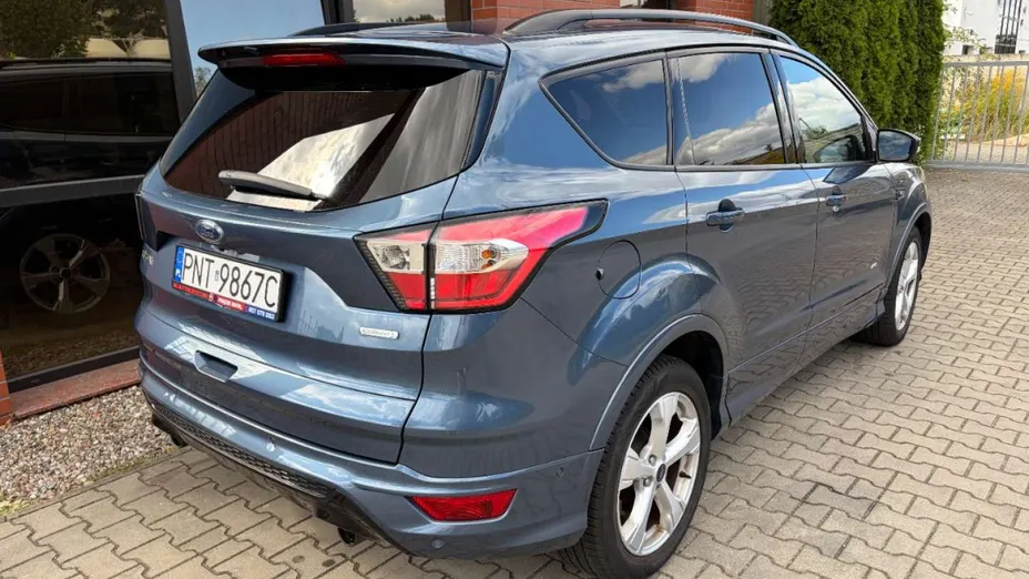 FORD Kuga -