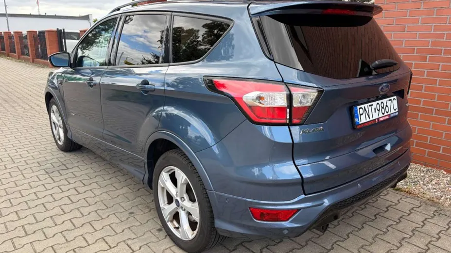 FORD Kuga -