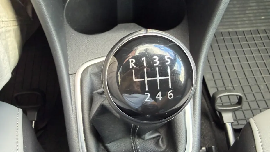 VOLKSWAGEN Polo -