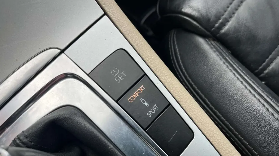 VOLKSWAGEN Passat CC -