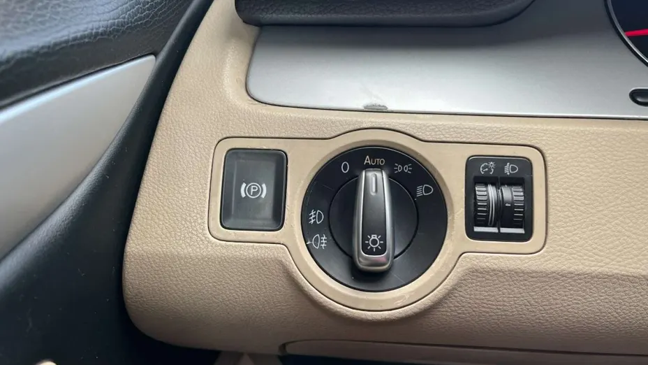 VOLKSWAGEN Passat CC -