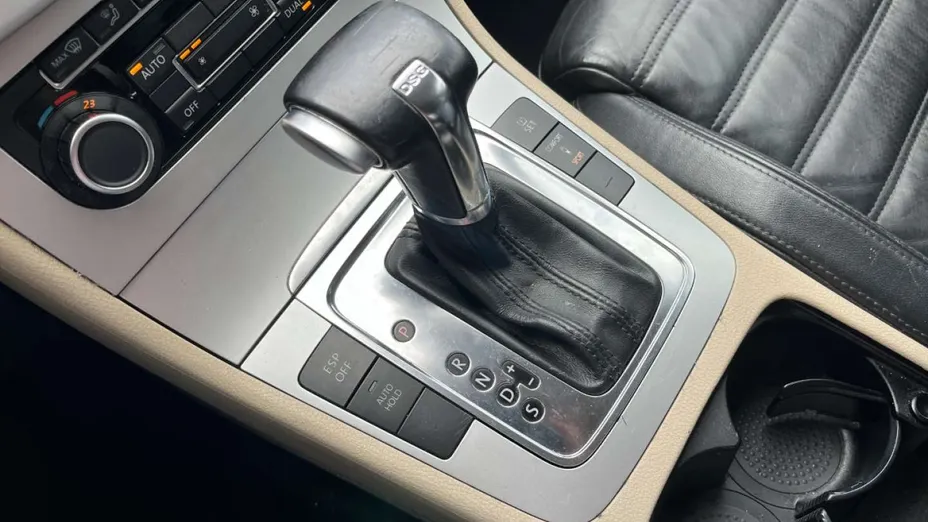 VOLKSWAGEN Passat CC -