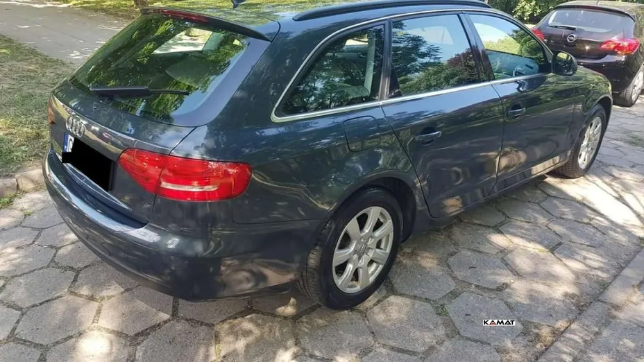 AUDI A4 -