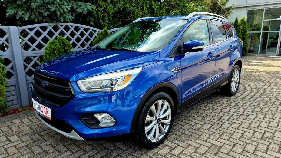 FORD Escape -