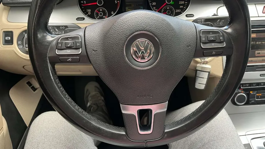VOLKSWAGEN Passat CC -