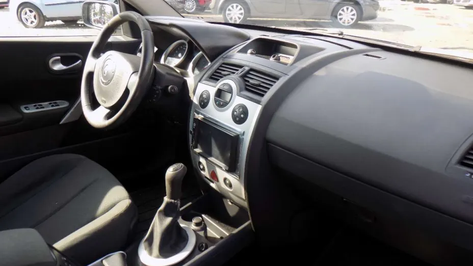 RENAULT Megane -