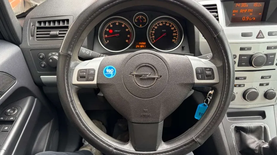 OPEL Zafira -