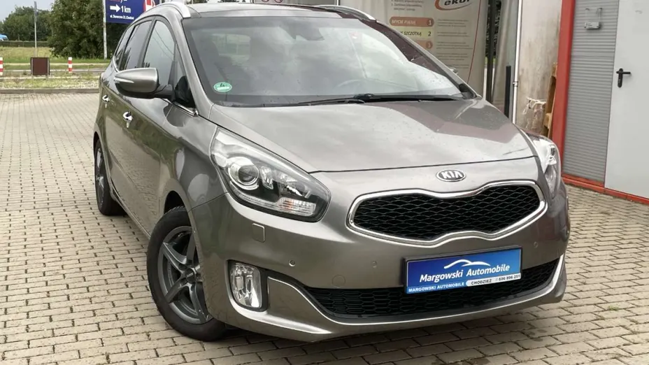 KIA Carens -