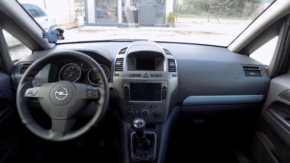 OPEL Zafira -