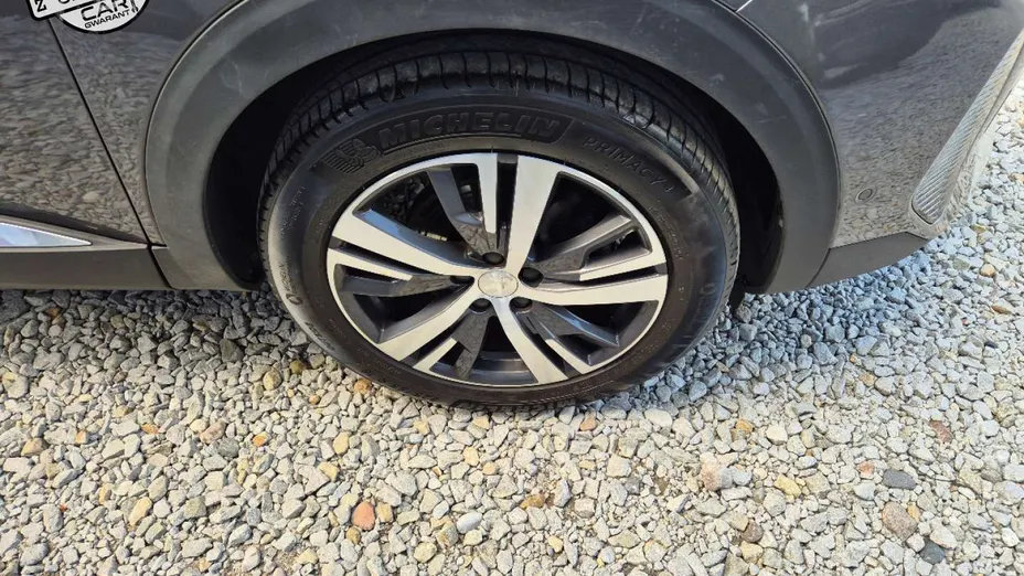 PEUGEOT 5008 -
