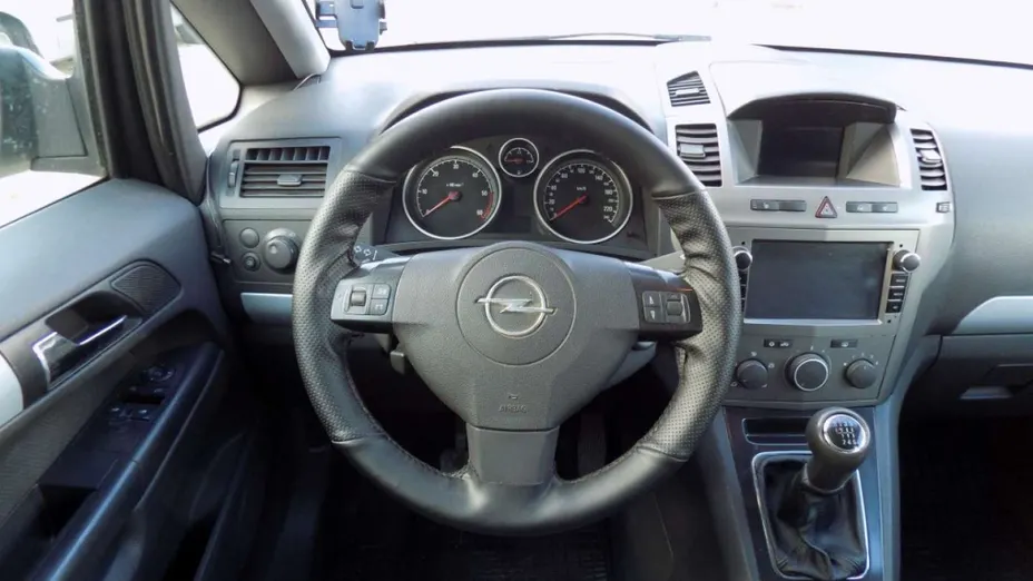 OPEL Zafira -