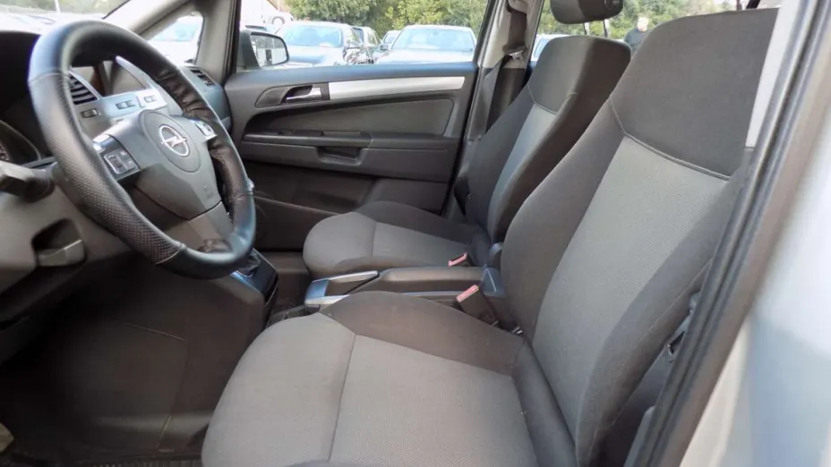 OPEL Zafira -