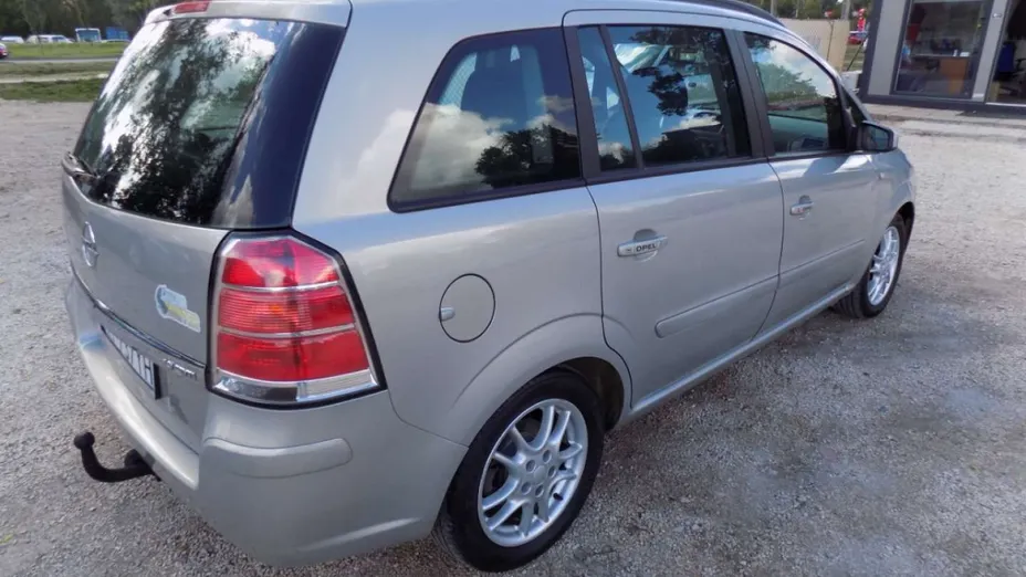 OPEL Zafira -