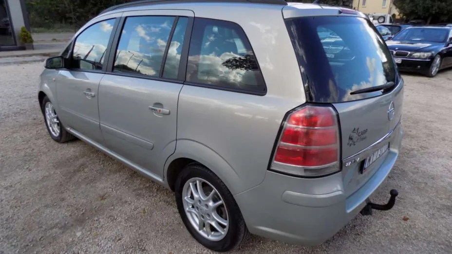 OPEL Zafira -