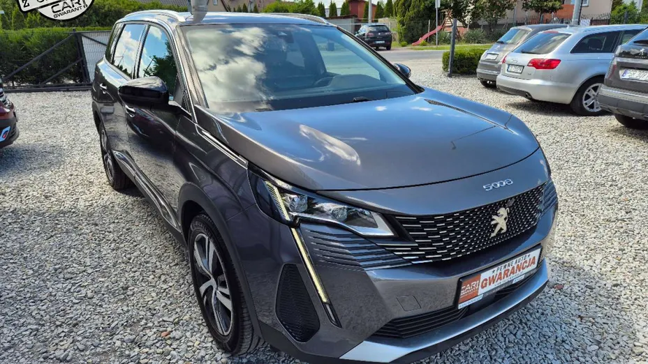 PEUGEOT 5008 -