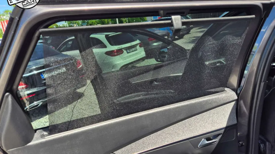 PEUGEOT 5008 -