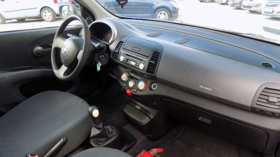 NISSAN Micra -