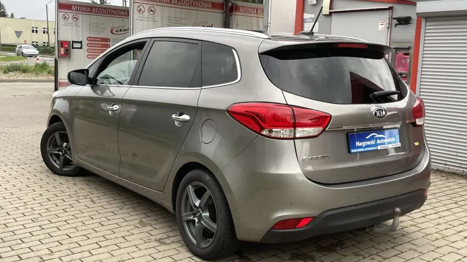 KIA Carens -