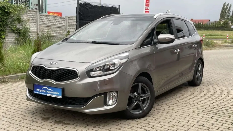 KIA Carens -