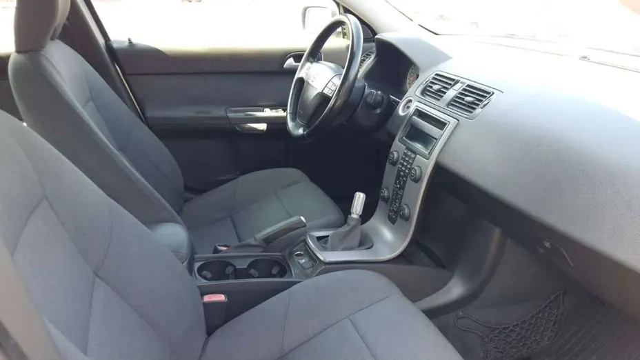 VOLVO S40 -