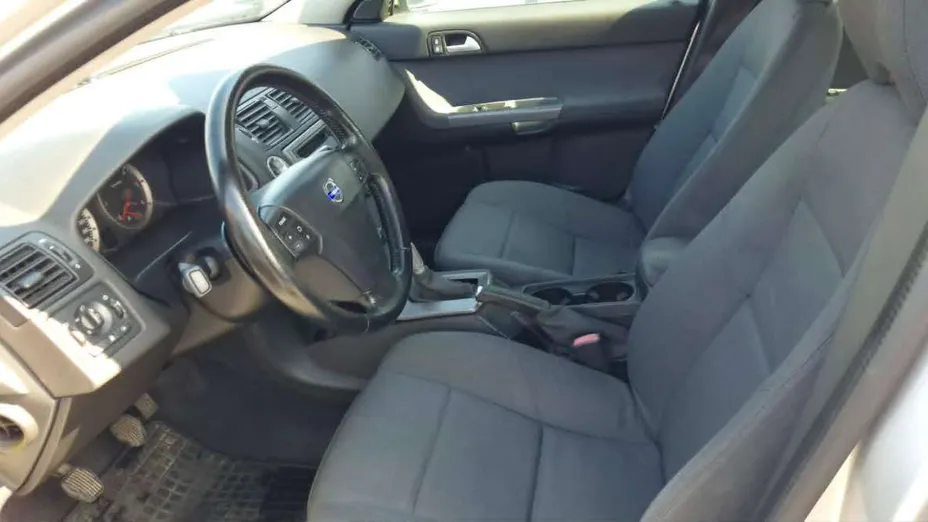 VOLVO S40 -